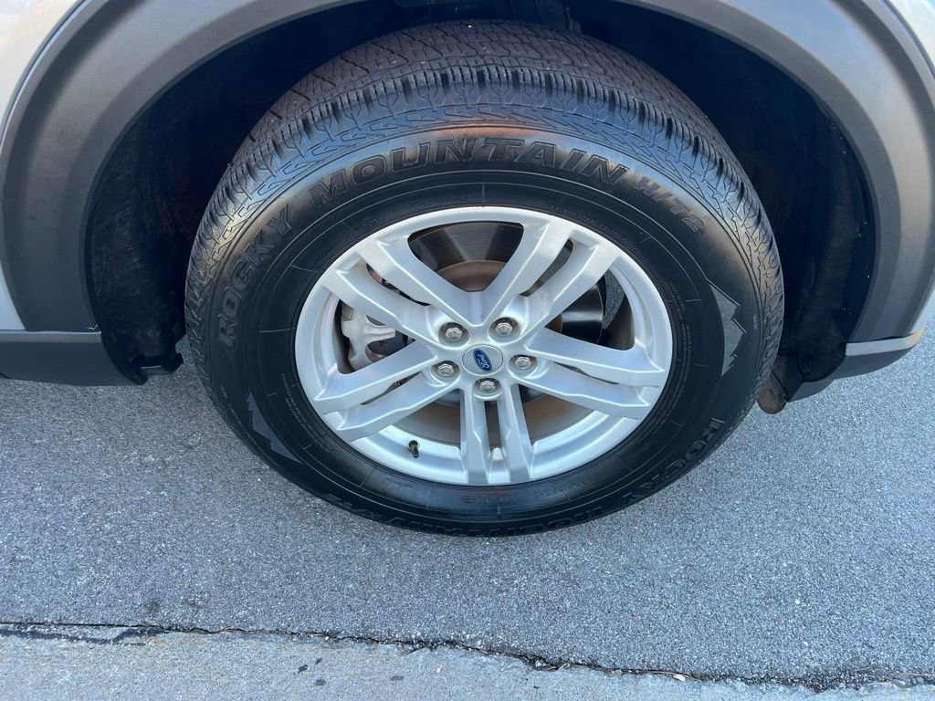 Used 2022 Ford Explorer XLT w/ Class IV Trailer Tow Package image 12