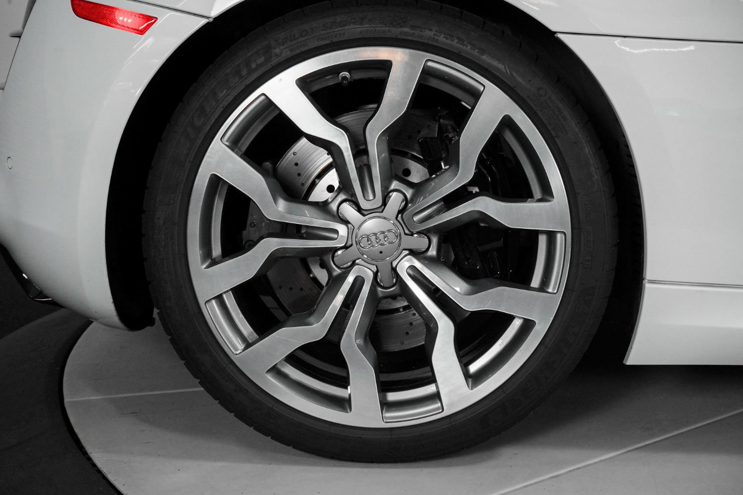 Used 2012 Audi R8 V10 image 28