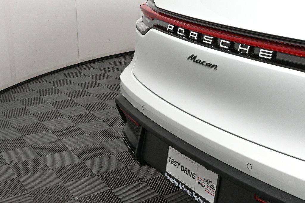 Certified 2026 Porsche Macan AWD/4WD image 37