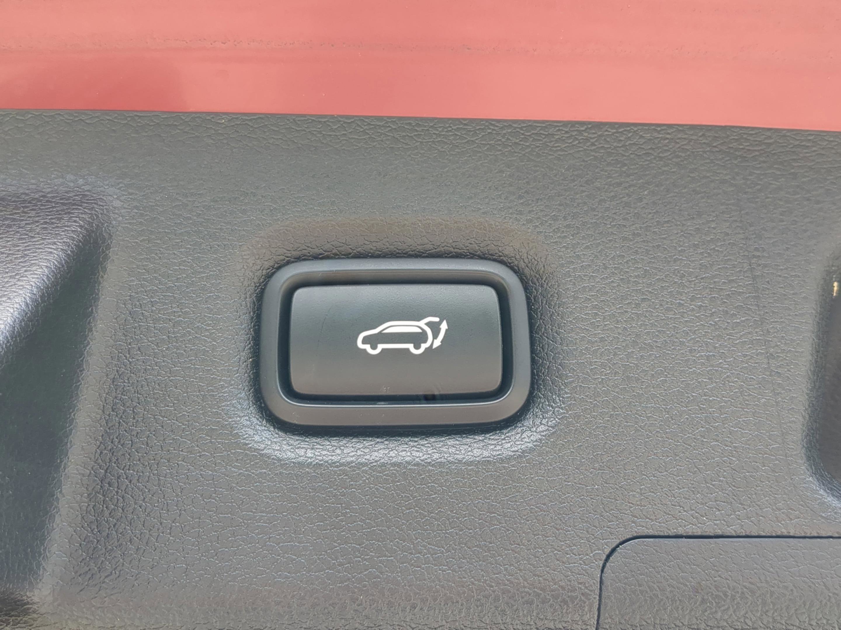 Used 2019 Hyundai Santa Fe SEL FWD image 26