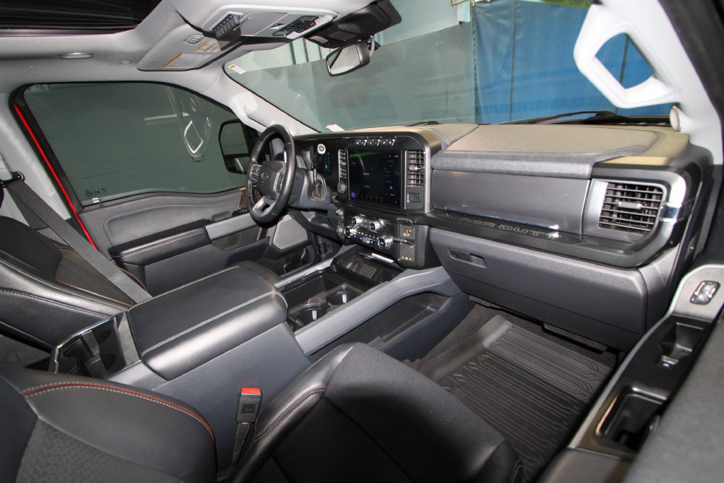 Used 2024 Ford F250 Lariat w/ Lariat Ultimate Package AWD/4WD image 25