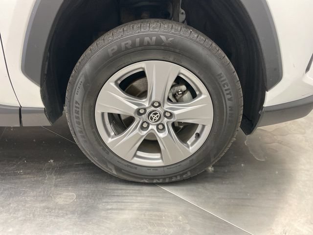 Used 2022 Toyota RAV4 XLE w/ Convenience Package AWD/4WD image 9