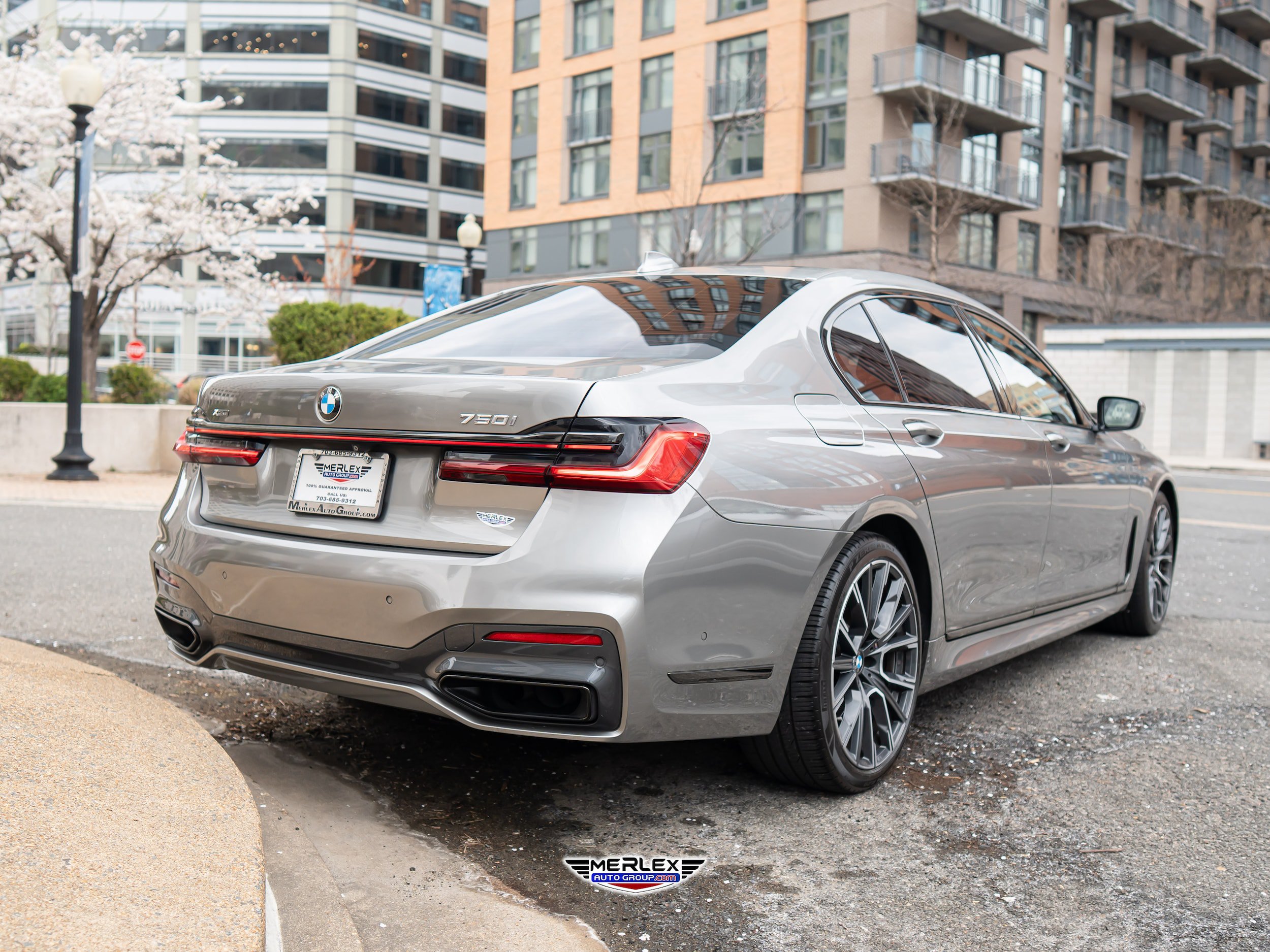 Used 2021 BMW 750i xDrive w/ M Sport Package AWD/4WD image 7