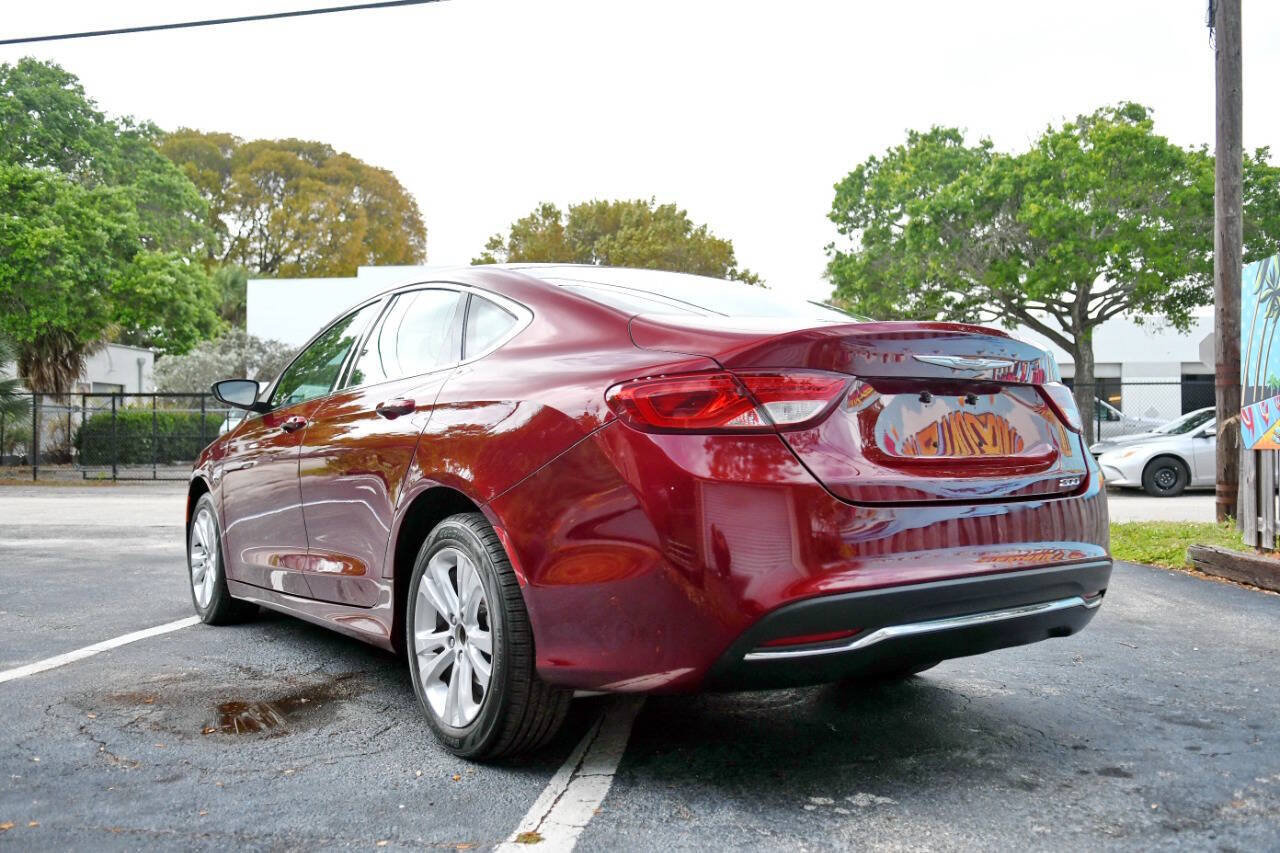 Used 2015 Chrysler 200 Limited FWD image 11
