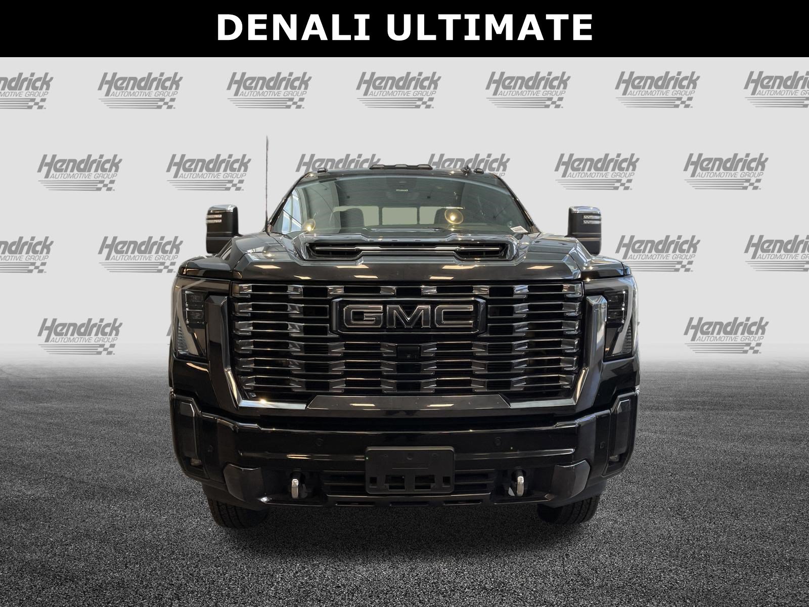 Used 2024 GMC Sierra 3500 Denali Ultimate AWD/4WD image 3
