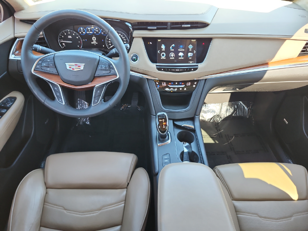 Used 2017 Cadillac XT5 Platinum AWD/4WD image 18