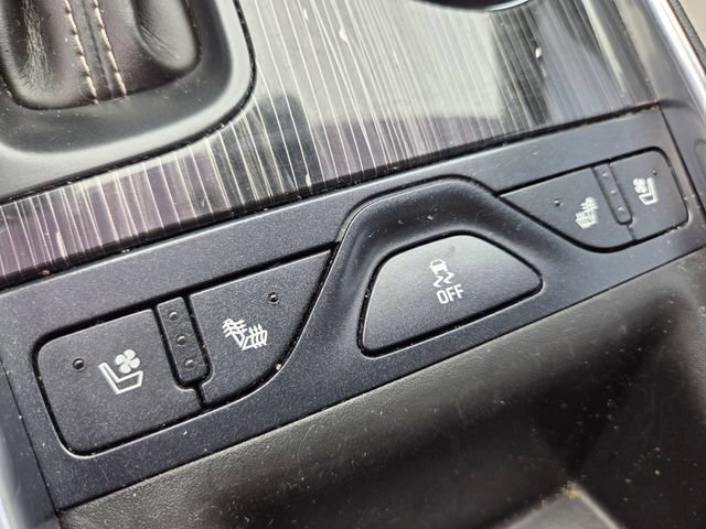 Used 2017 Chevrolet Impala Premier w/ Enhanced Convenience Package FWD image 18