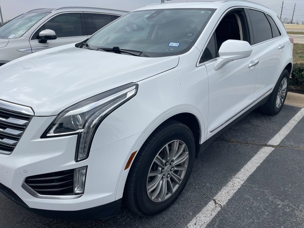 Used 2017 Cadillac XT5 Luxury w/ Driver Awareness Package image 2