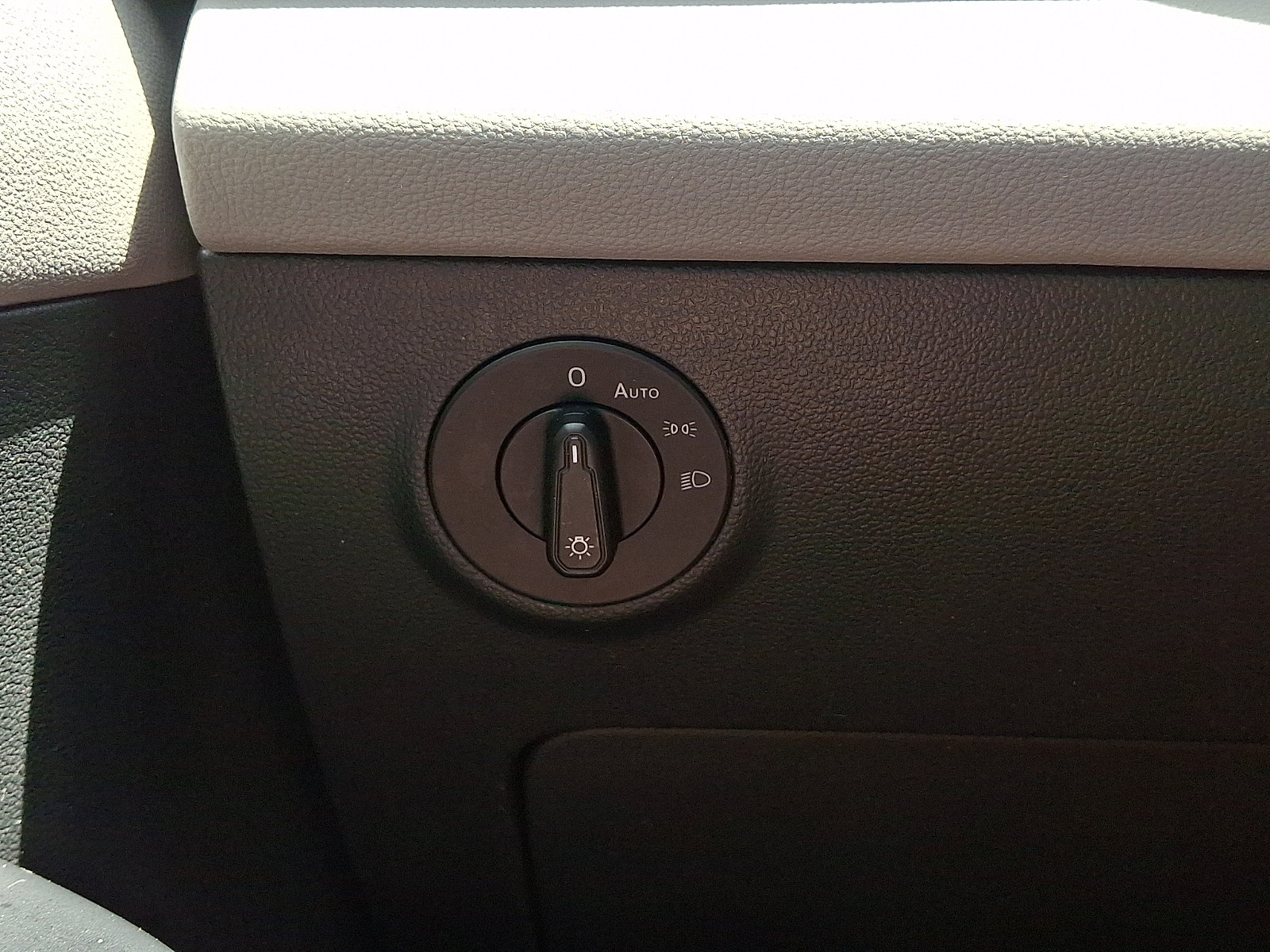Certified 2023 Volkswagen Taos SE FWD image 22