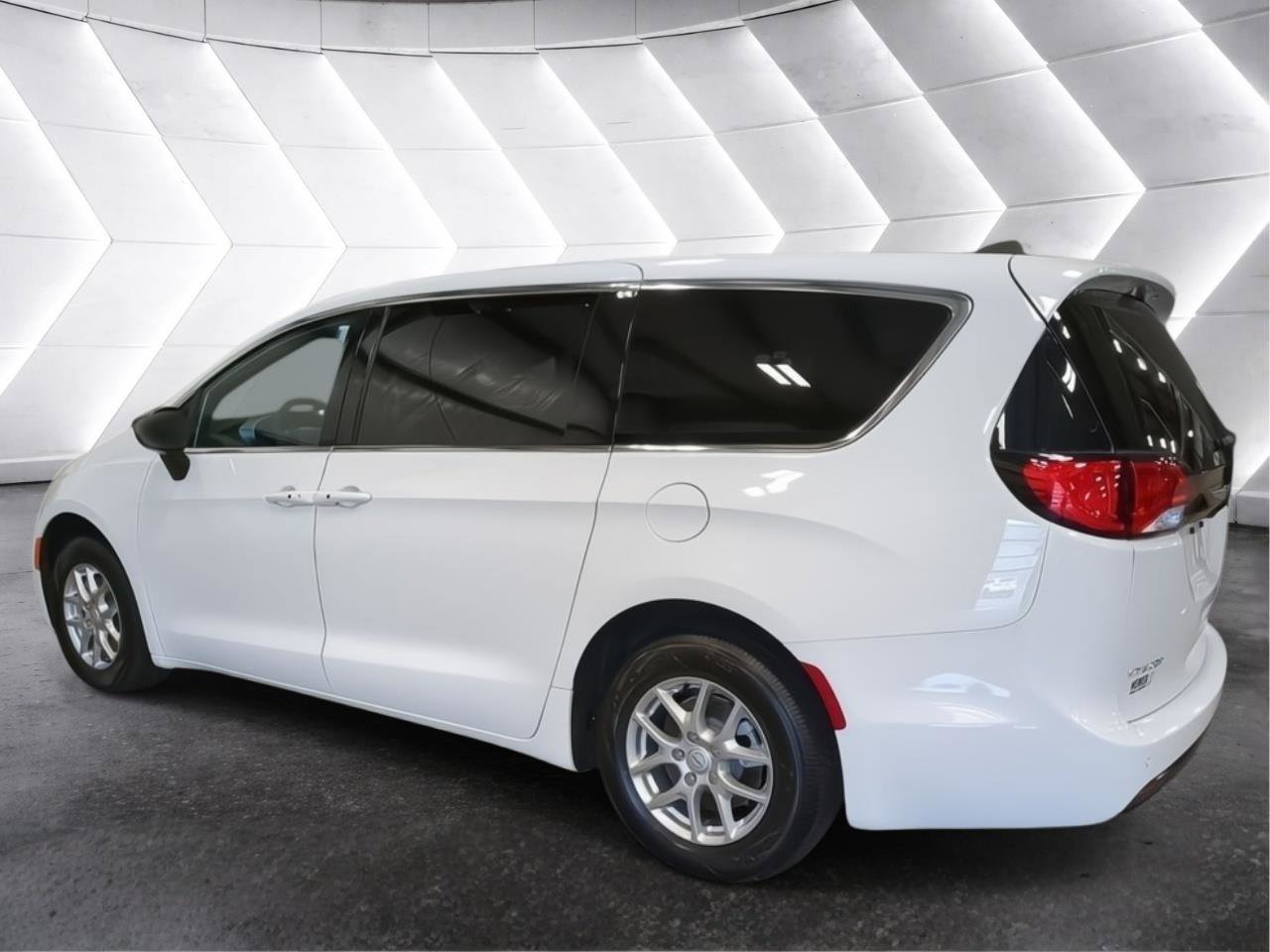 New 2026 Chrysler Voyager LX FWD image 4