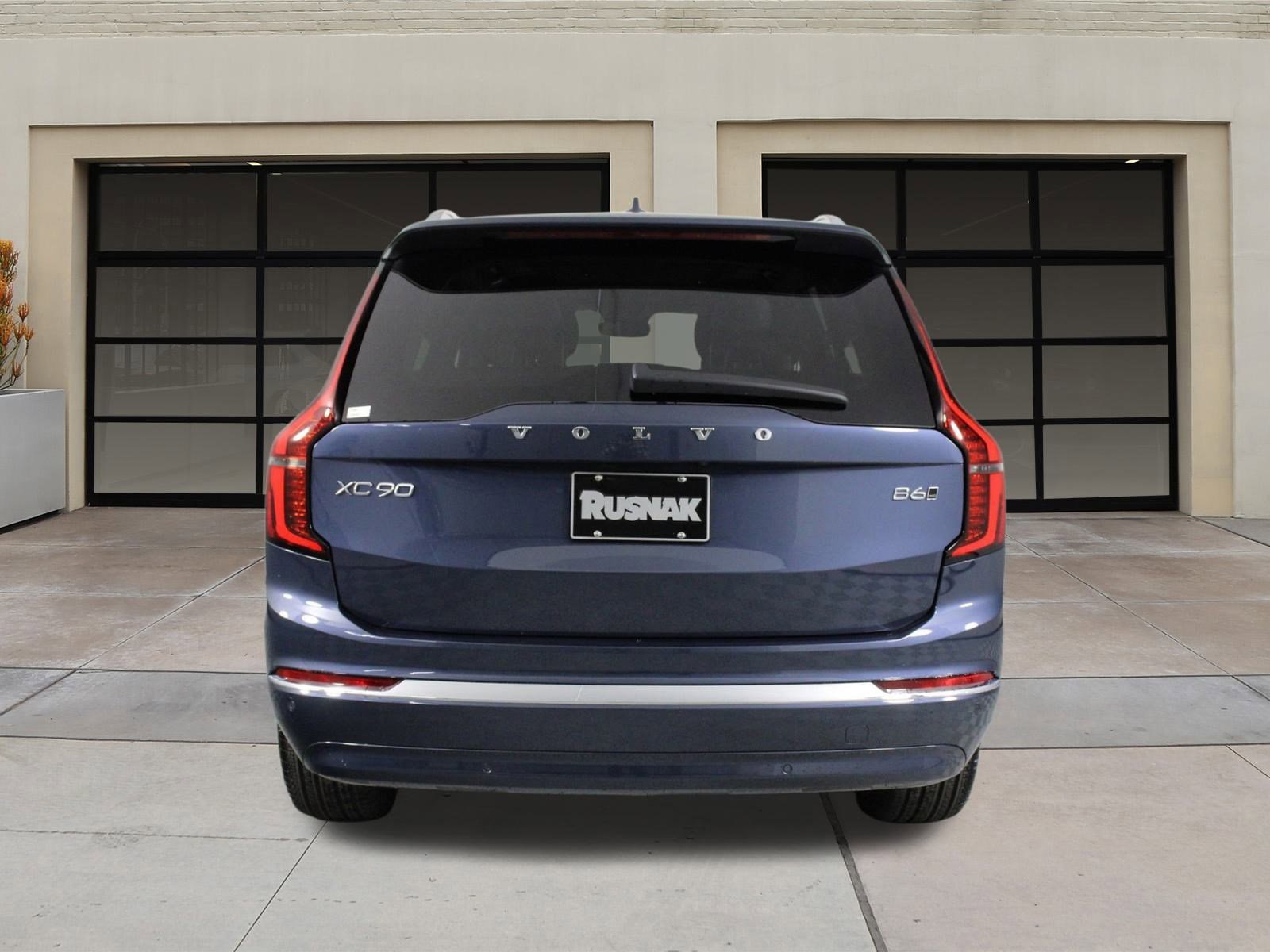 New 2025 Volvo XC90 B6 Core image 4