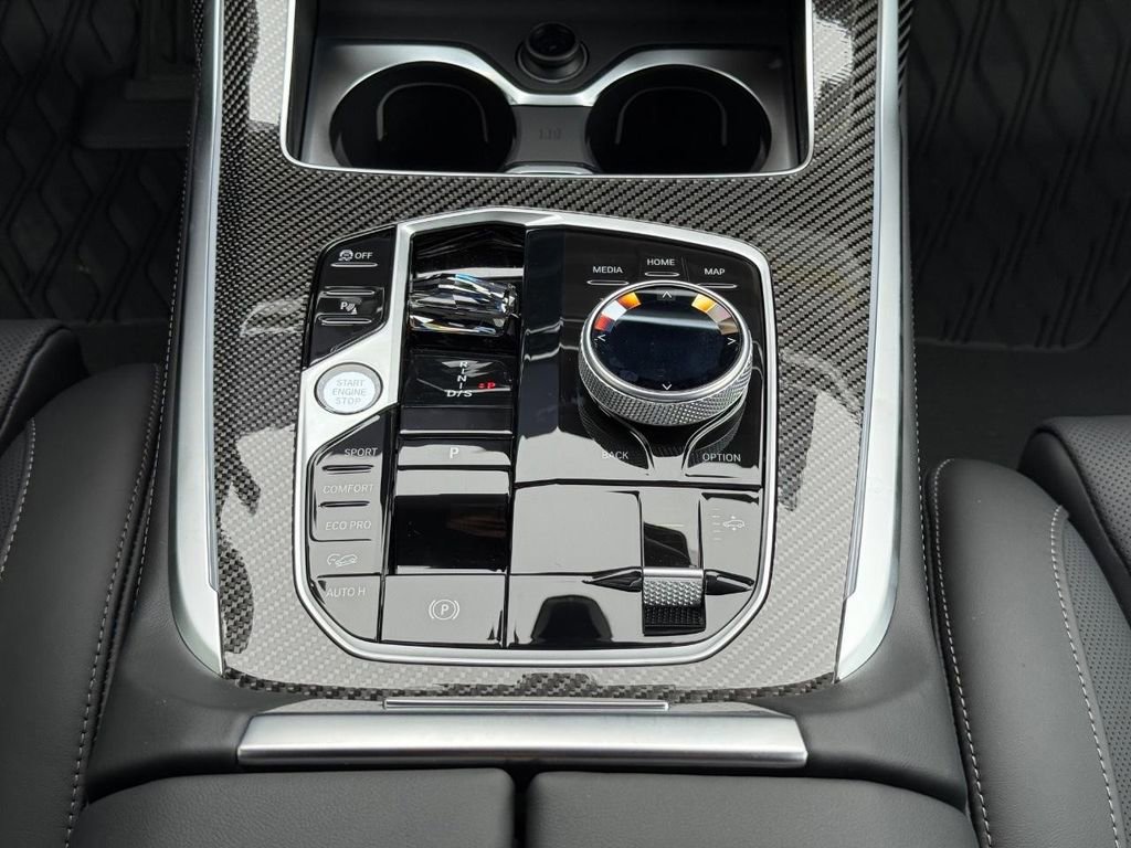 New 2026 BMW X7 M60i image 10