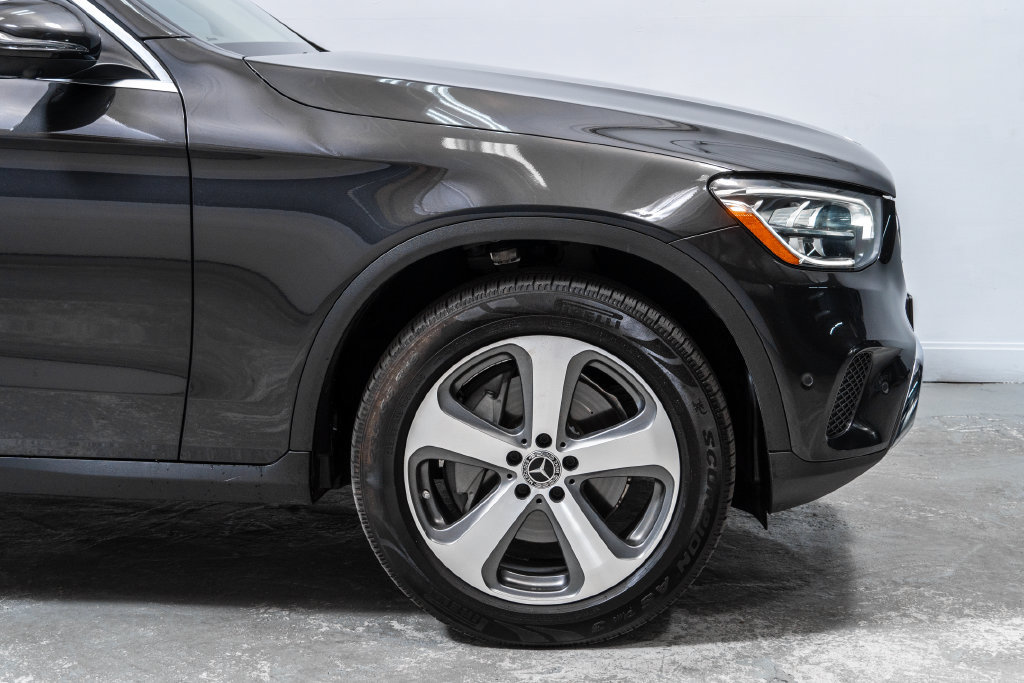 Used 2021 Mercedes-Benz GLC 300 4MATIC w/ Multimedia Package image 12