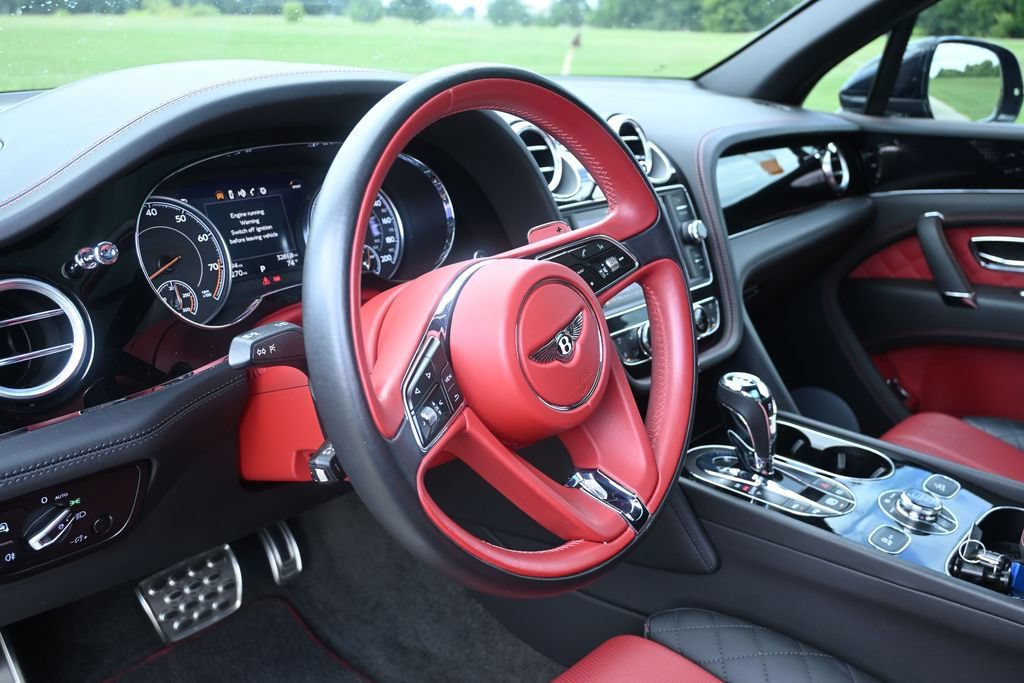 Used 2020 Bentley Bentayga AWD/4WD image 25