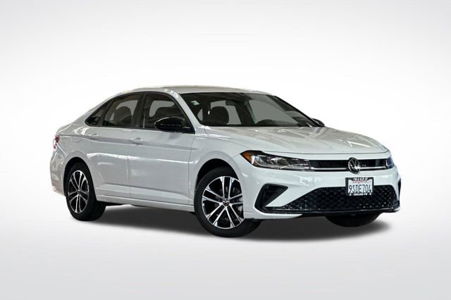 Certified 2025 Volkswagen Jetta Sport image 2