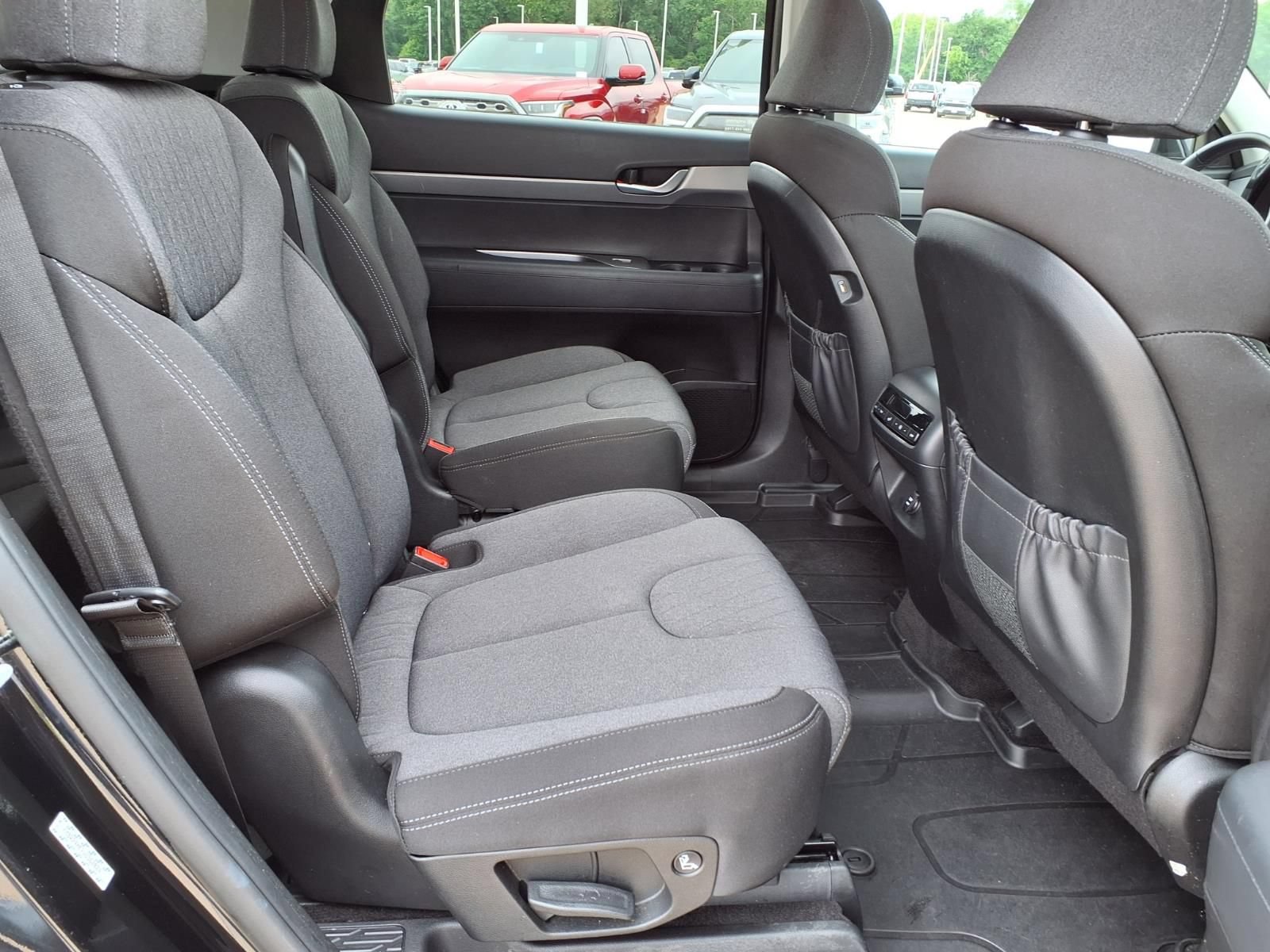 Used 2022 Hyundai Palisade SEL w/ Winter Package FWD image 20