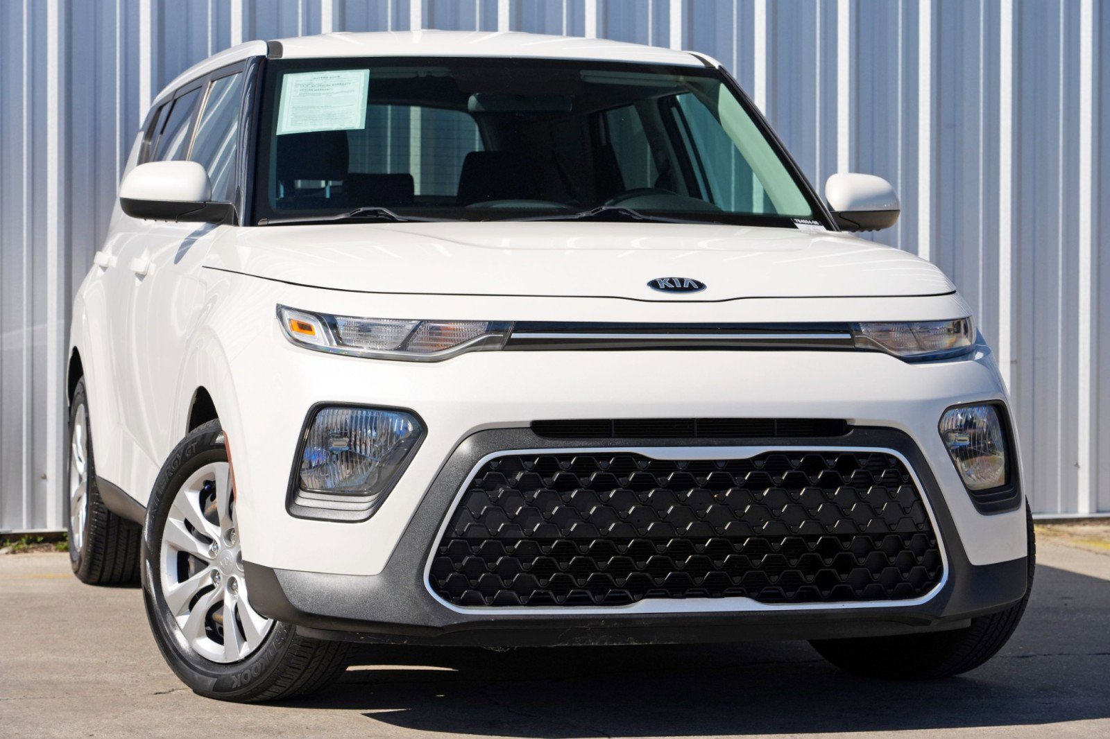 Used 2021 Kia Soul LX image 2