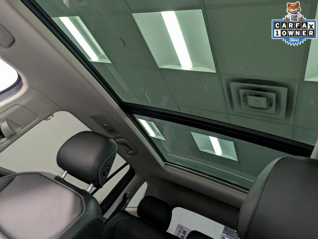 Used 2021 Volkswagen Tiguan SE w/ Panoramic Sunroof Package image 22