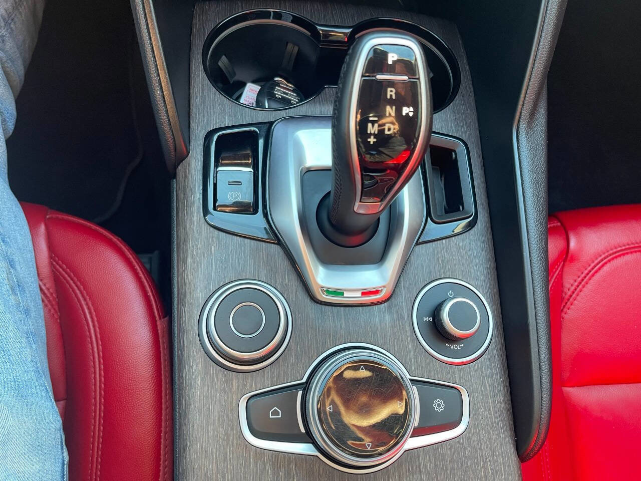 Used 2020 Alfa Romeo Giulia Ti image 35