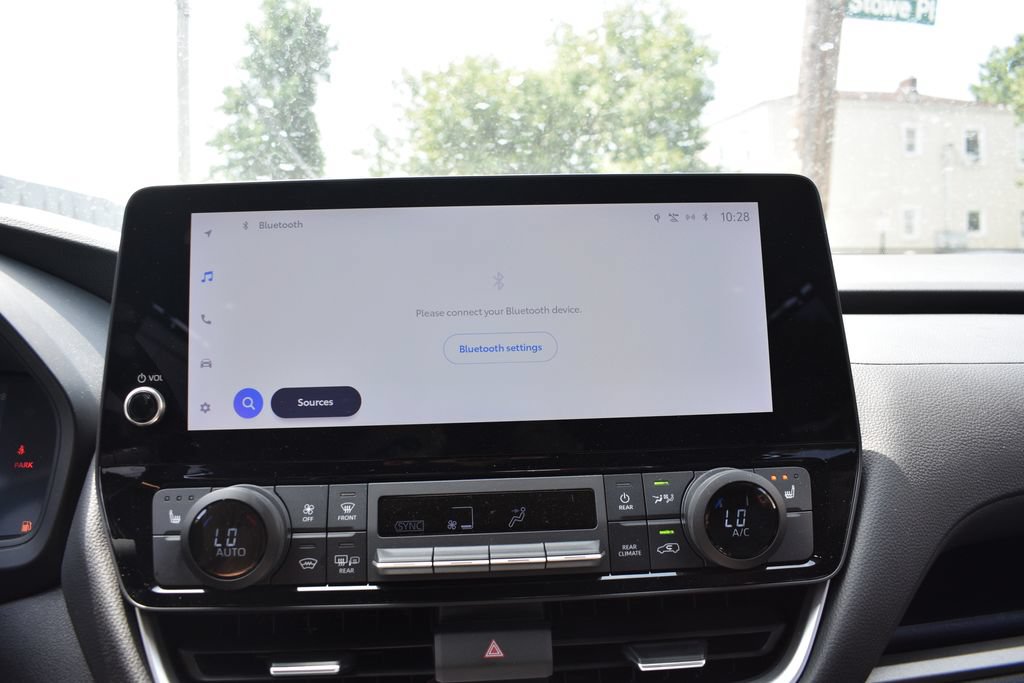 Used 2025 Toyota Grand Highlander FWD image 16
