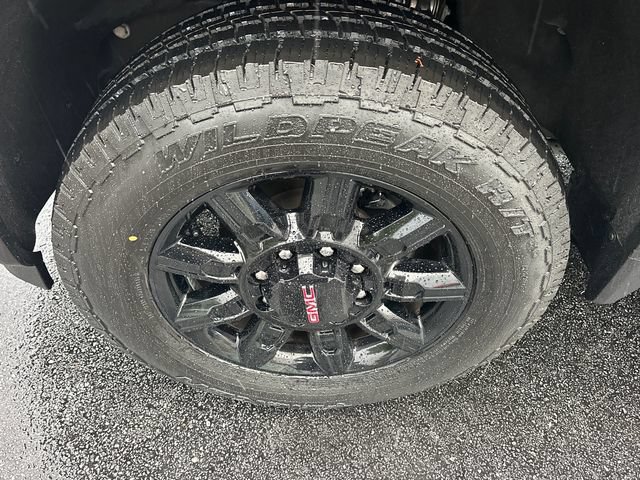 Used 2024 GMC Sierra 2500 AT4 w/ AT4 Preferred Package AWD/4WD image 12