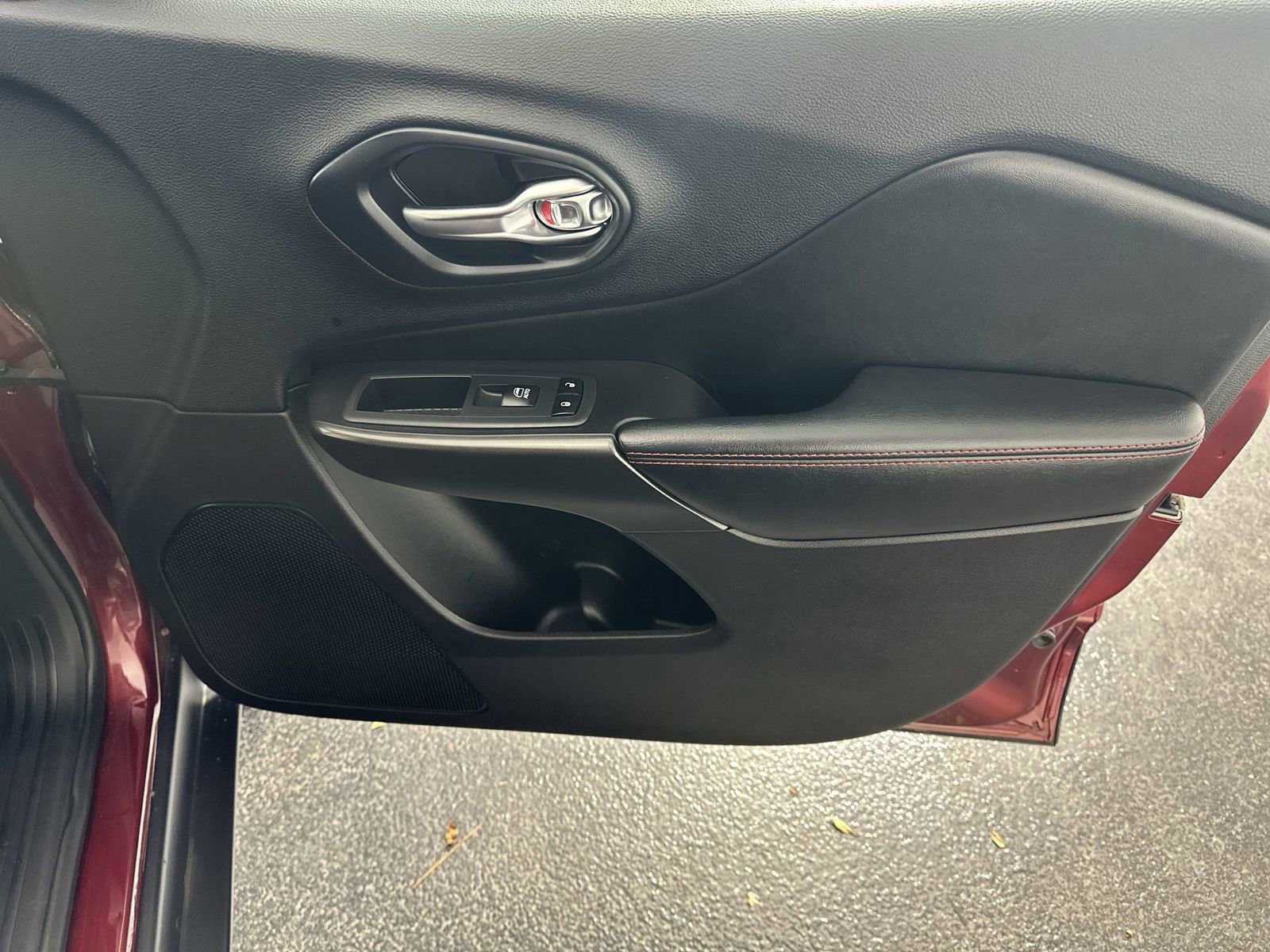 Used 2020 Jeep Cherokee Trailhawk w/ Cold Weather Group image 15