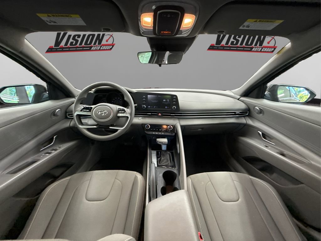 Used 2022 Hyundai Elantra SEL w/ Preferred Accessory Package image 27
