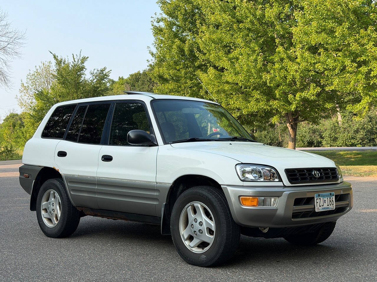 Used 2000 Toyota RAV4 4WD w/ Value Pkg 1 image 3