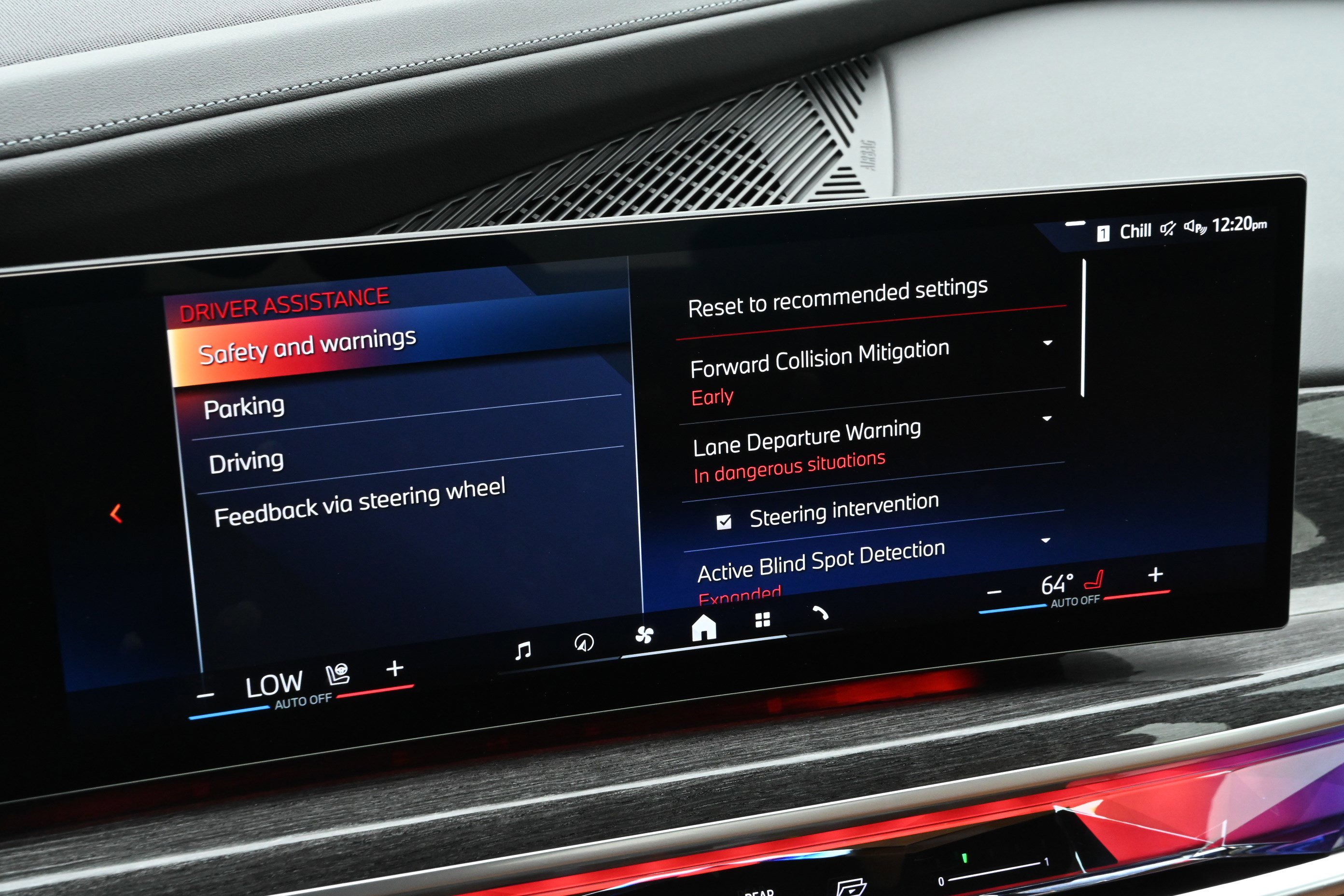 Certified 2023 BMW 740i w/ Parking Assistance Package image 36