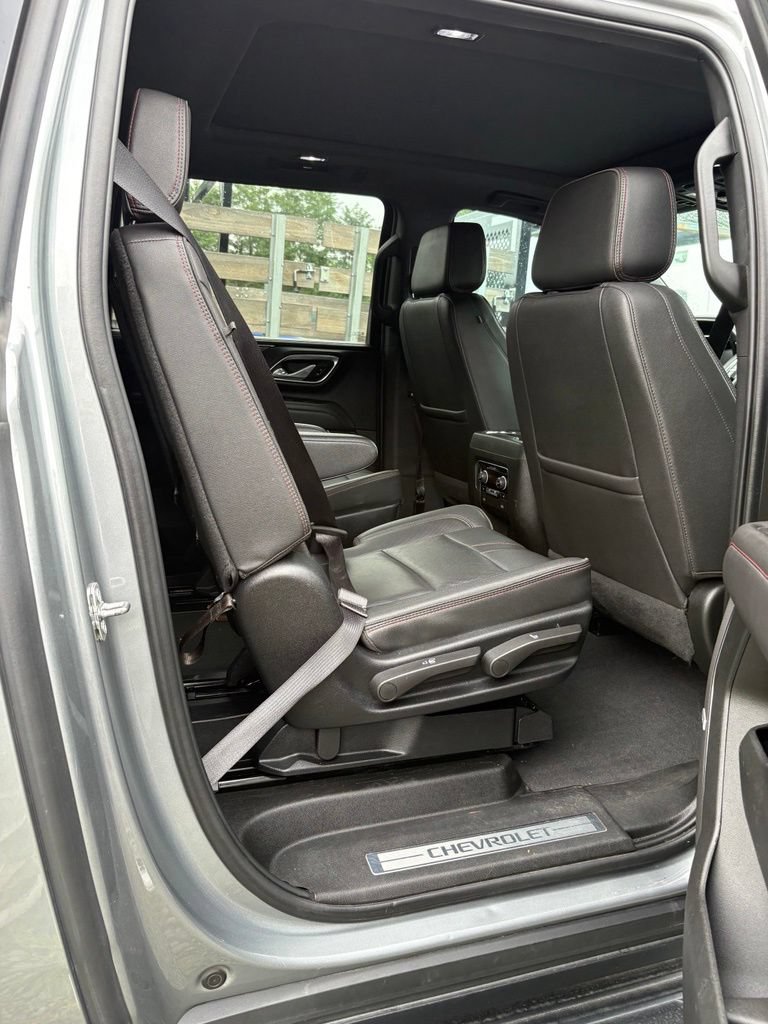 Used 2024 Chevrolet Suburban RST w/ Luxury Package AWD/4WD image 29