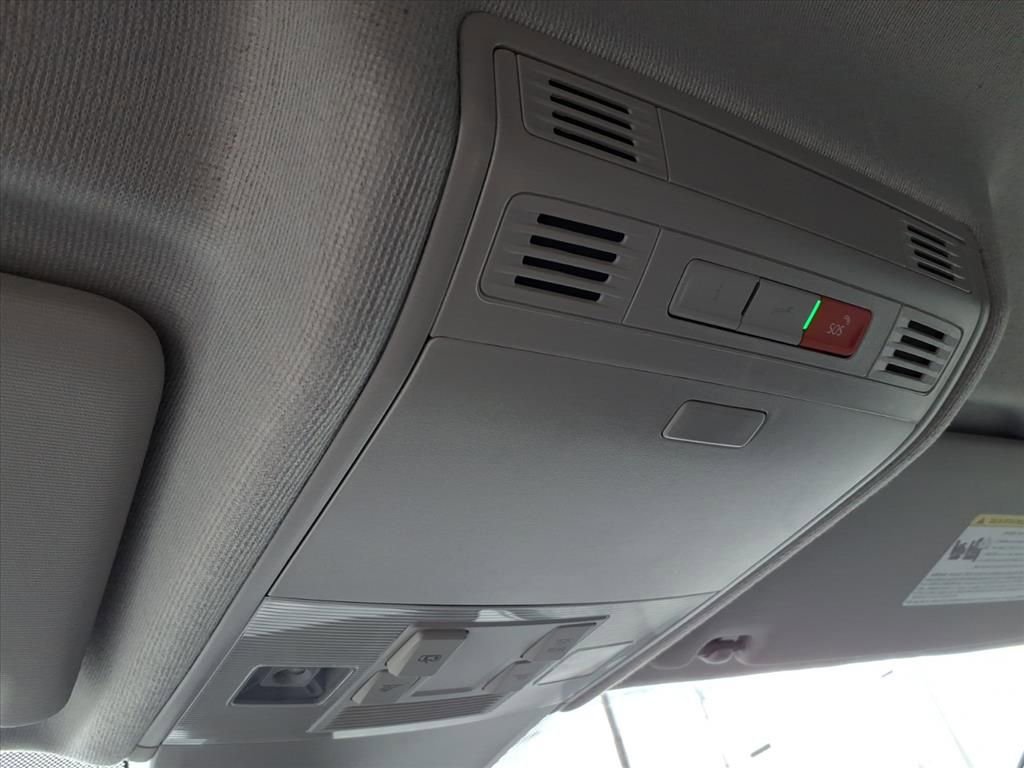 Used 2024 Volkswagen Tiguan Wolfsburg Edition image 29