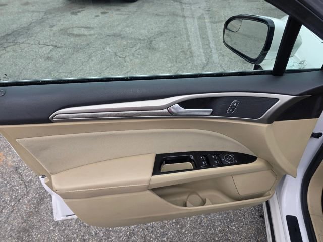 Used 2014 Ford Fusion SE FWD image 11