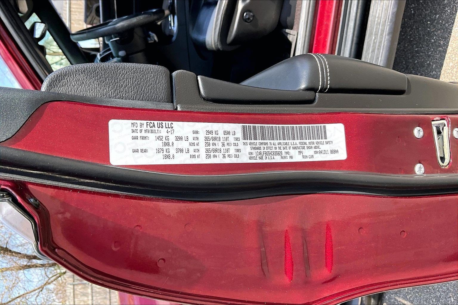 Used 2017 Jeep Grand Cherokee Limited image 31