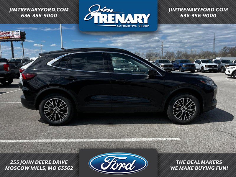 New 2025 Ford Escape SE image 1