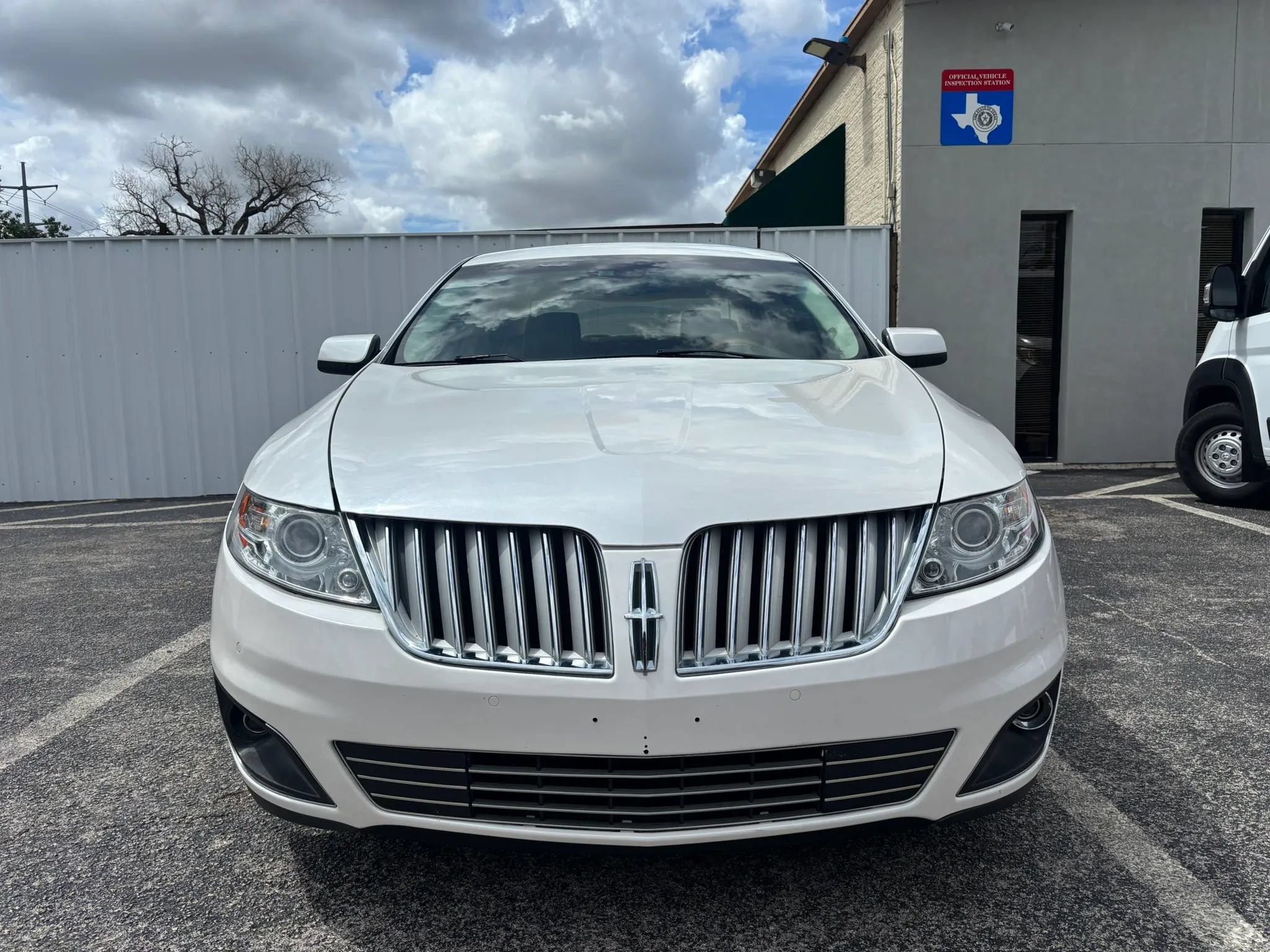 Used 2011 Lincoln MKS FWD image 10