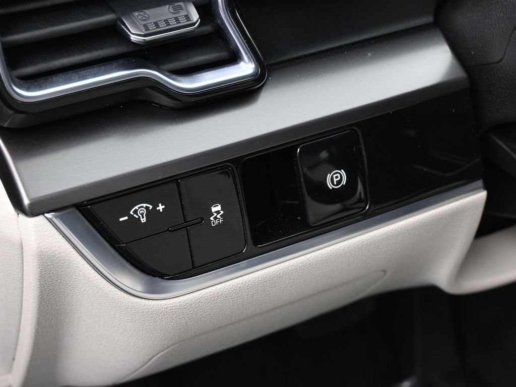 Used 2023 Kia Sportage EX image 15