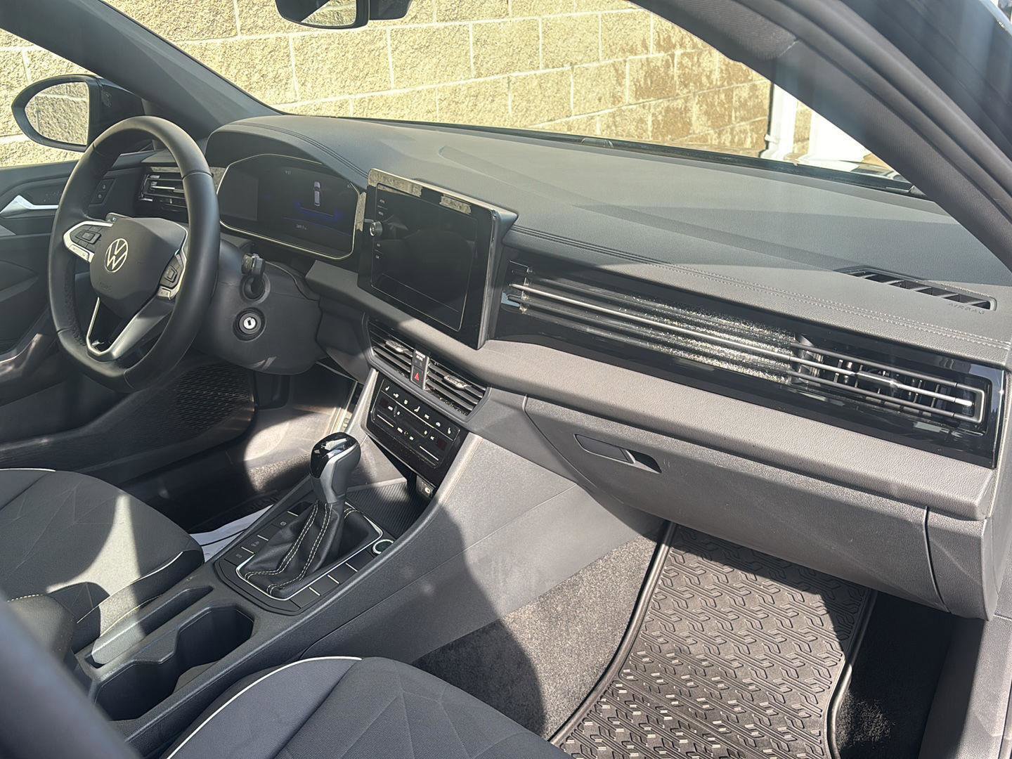 Used 2025 Volkswagen Jetta Sport image 20