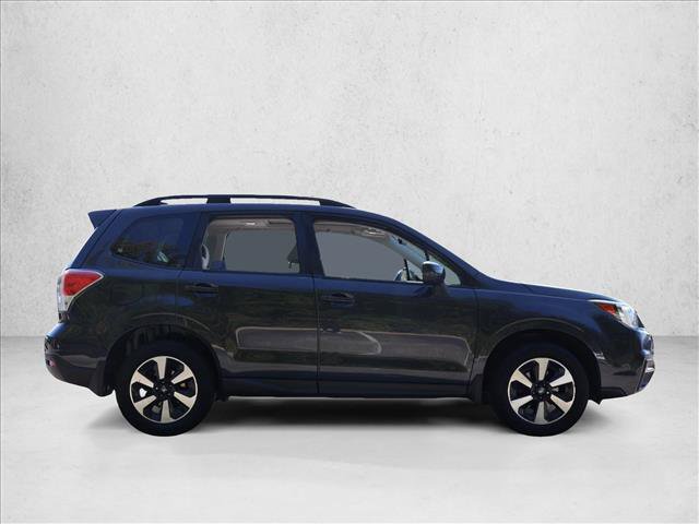 Used 2017 Subaru Forester 2.5i Premium w/ Protection Package #1 AWD/4WD image 4