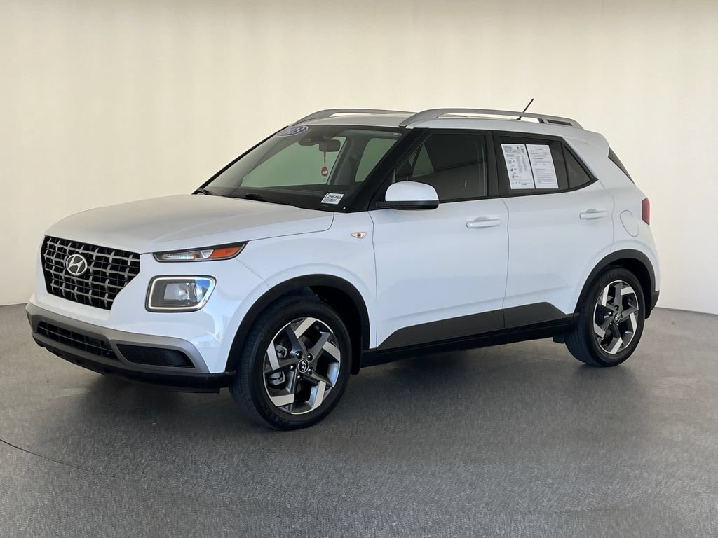 Used 2023 Hyundai Venue SEL FWD image 9