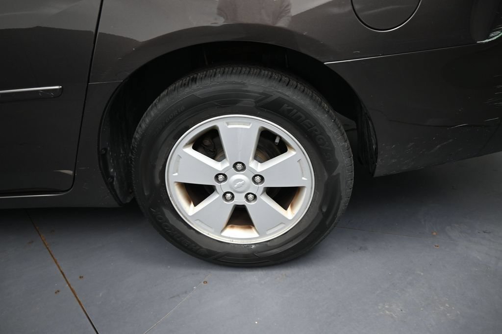 Used 2008 Chevrolet Impala LT w/ Luxury Edition Package FWD image 13
