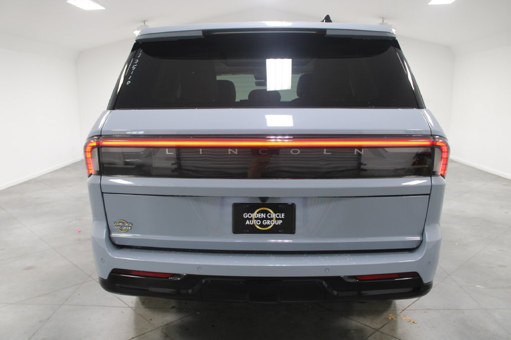 New 2027 Lincoln Navigator Reserve AWD/4WD image 7