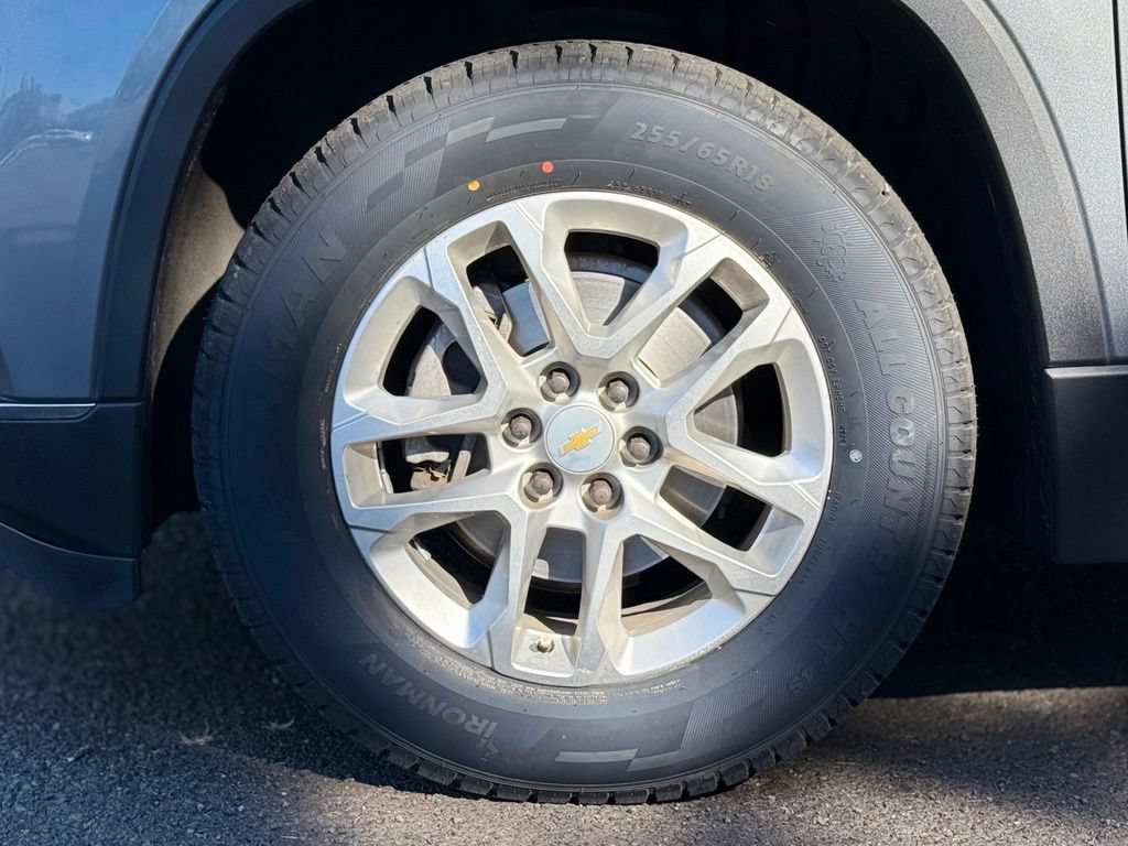 Used 2020 Chevrolet Traverse LT w/ Driver Confidence II Package AWD/4WD image 9