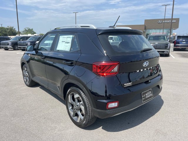 New 2026 Hyundai Venue SEL FWD image 3