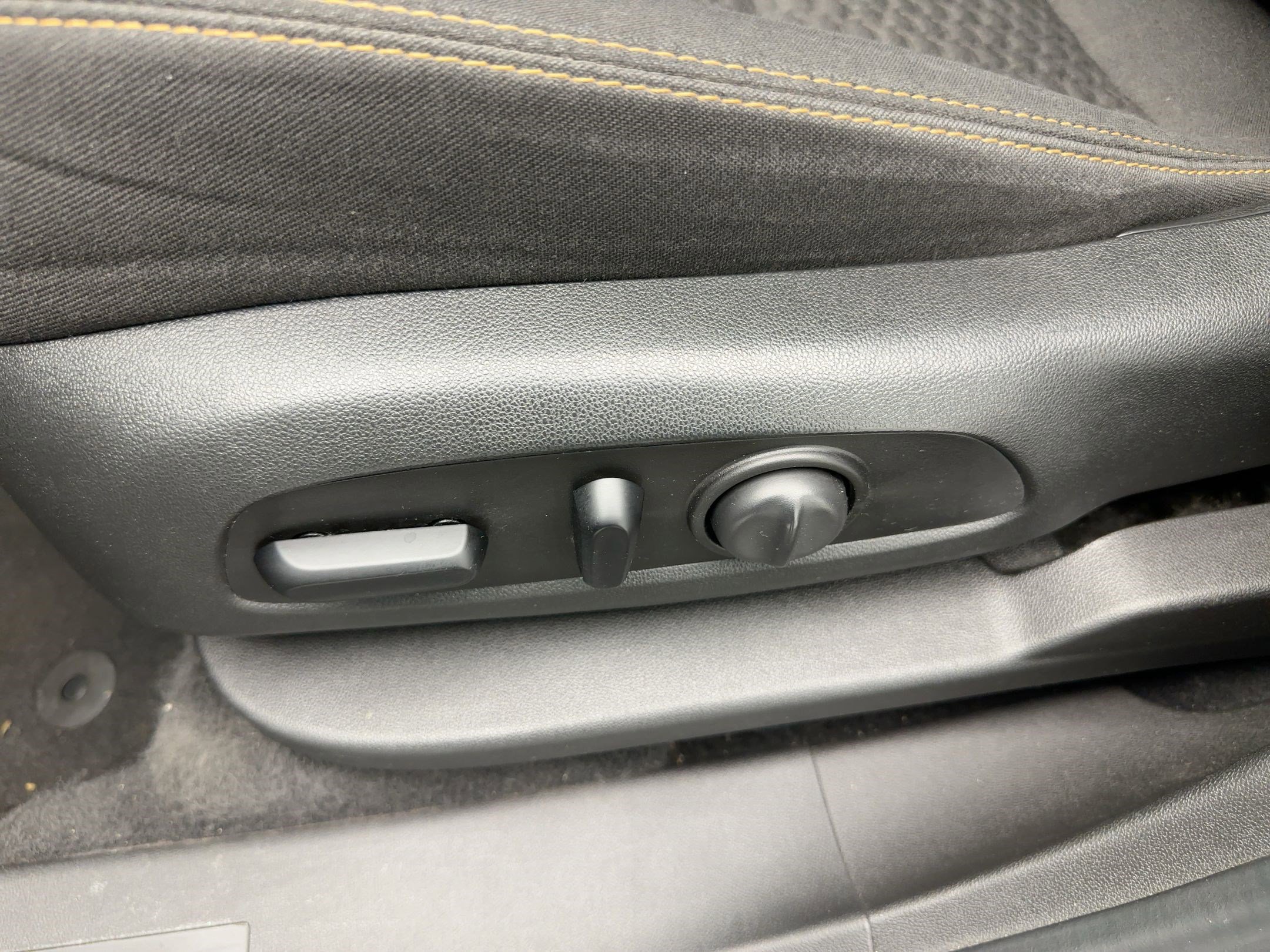 Used 2020 GMC Terrain SLE w/ Driver Convenience Package image 14