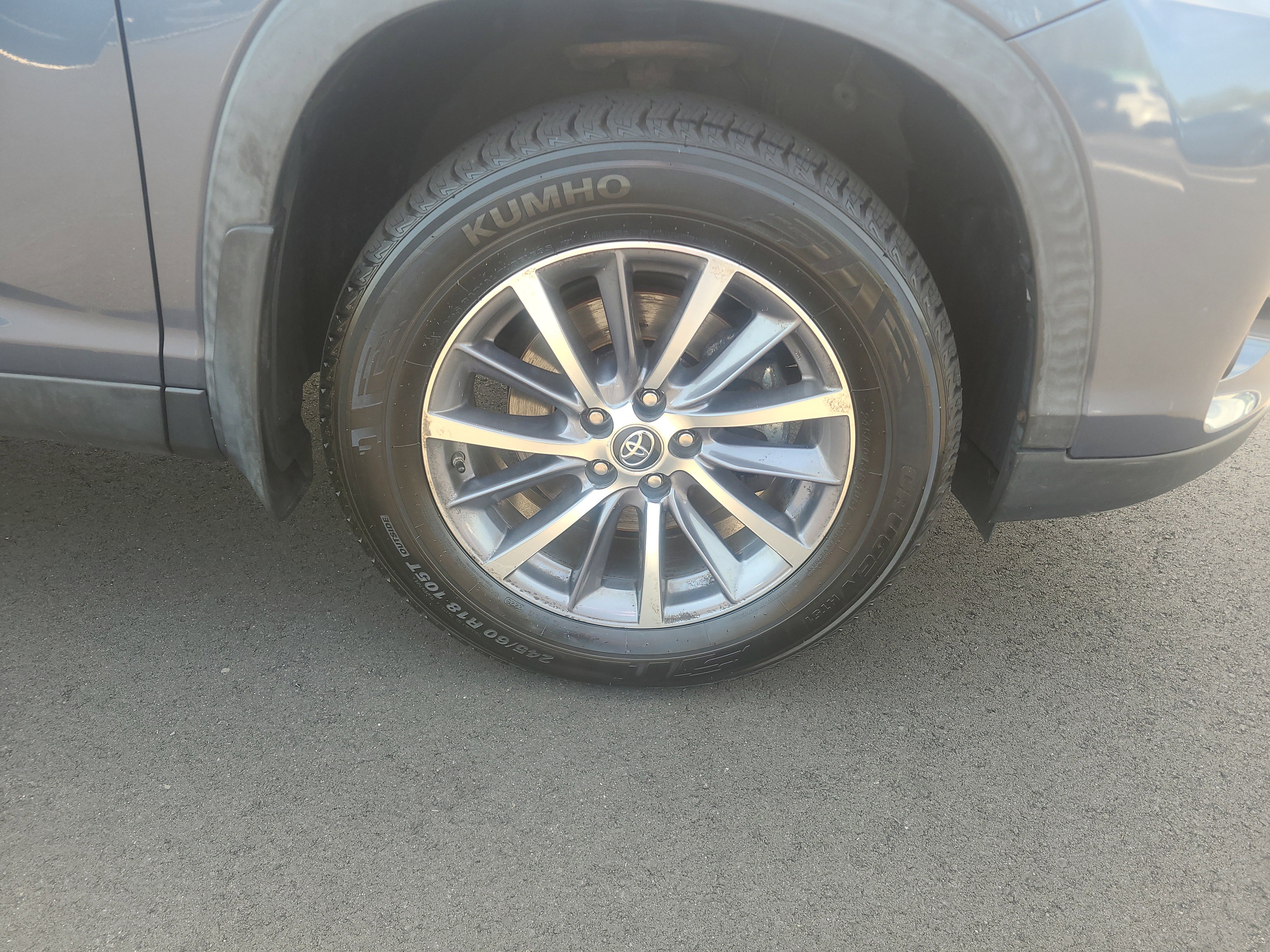 Used 2019 Toyota Highlander XLE AWD/4WD image 13