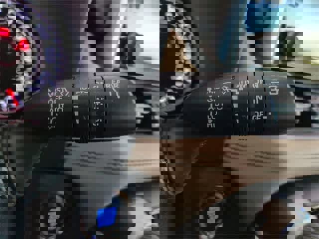 Used 2021 Toyota RAV4 XLE Premium image 27