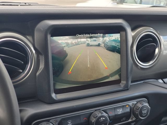 Used 2023 Jeep Wrangler Unlimited Sahara AWD/4WD image 17