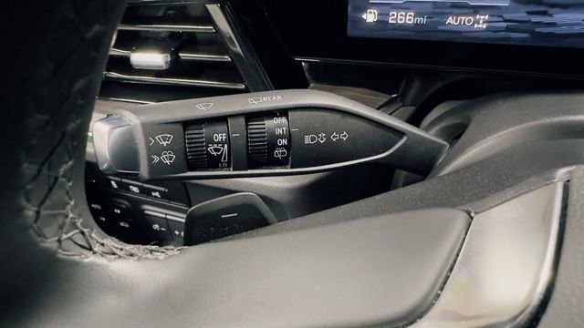 Used 2025 Chevrolet Tahoe LT image 21