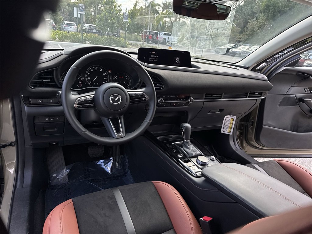 New 2024 MAZDA CX-30 Carbon image 36