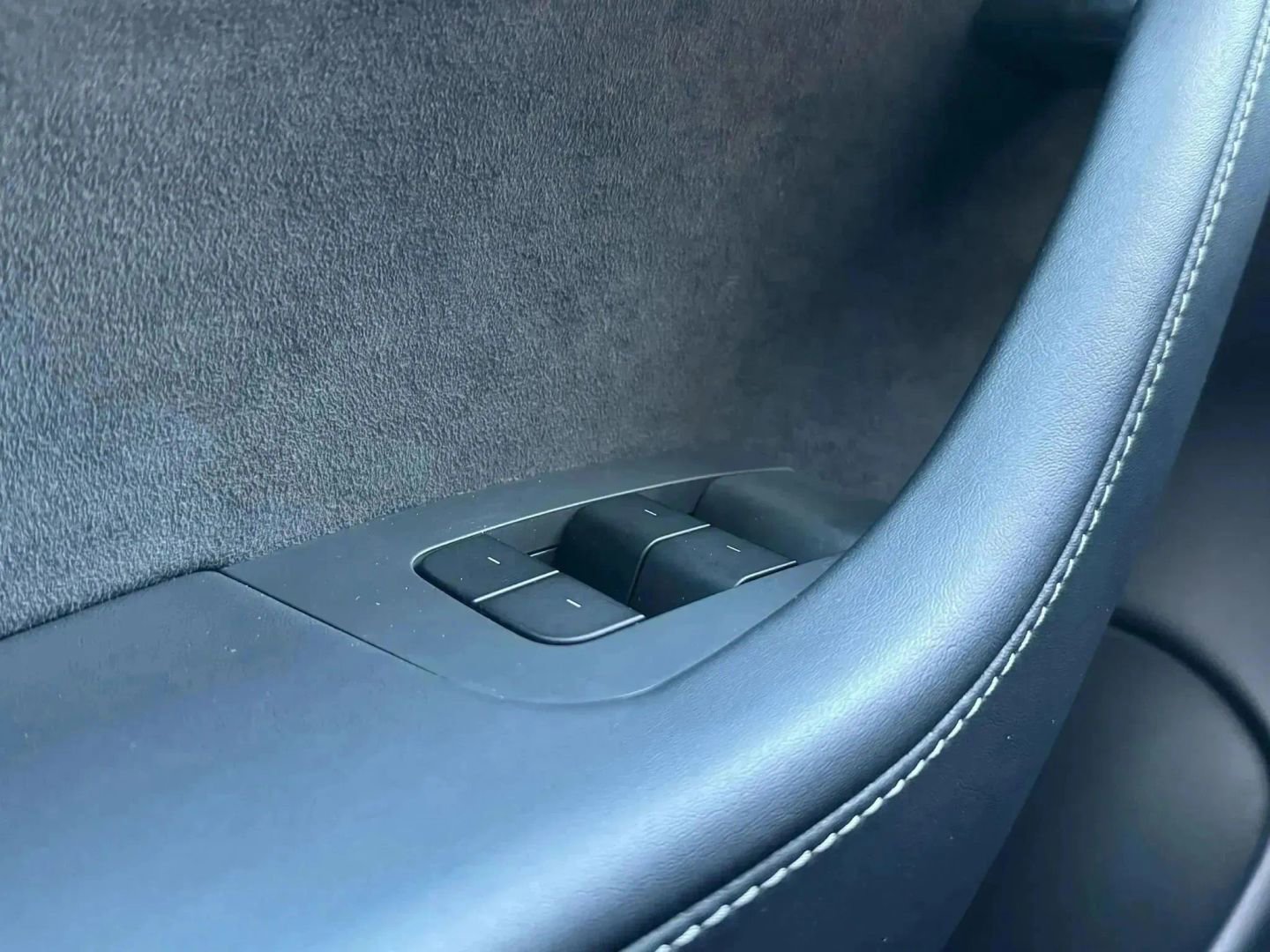 Used 2023 Tesla Model 3 Standard Range image 31